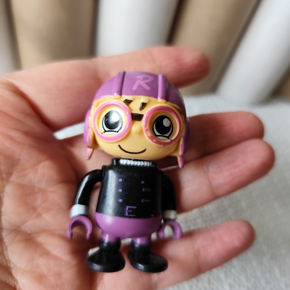 Set of 2 Ryan's World mini figures 2" - Picture 2 of 5